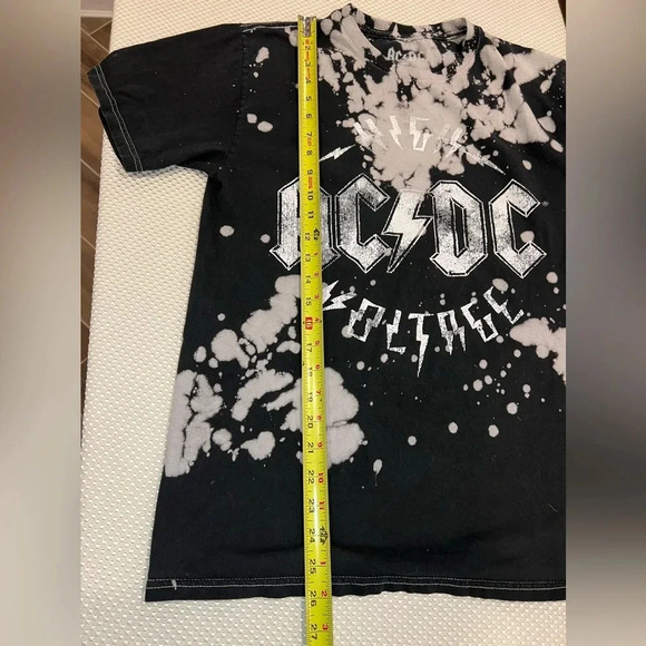 ACDC Graphic Bleach Wash Tee Size S/M crewneck - Picture 7 of 8